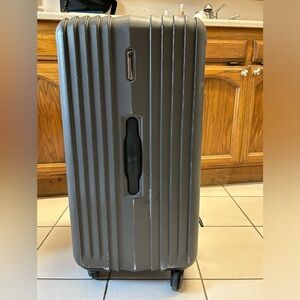Traveler’s Choice Hard Shell Gray Large Luggage